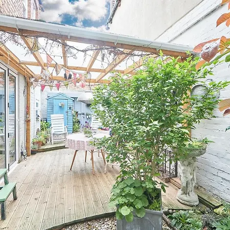 Host & - Windsor Nook Apartment